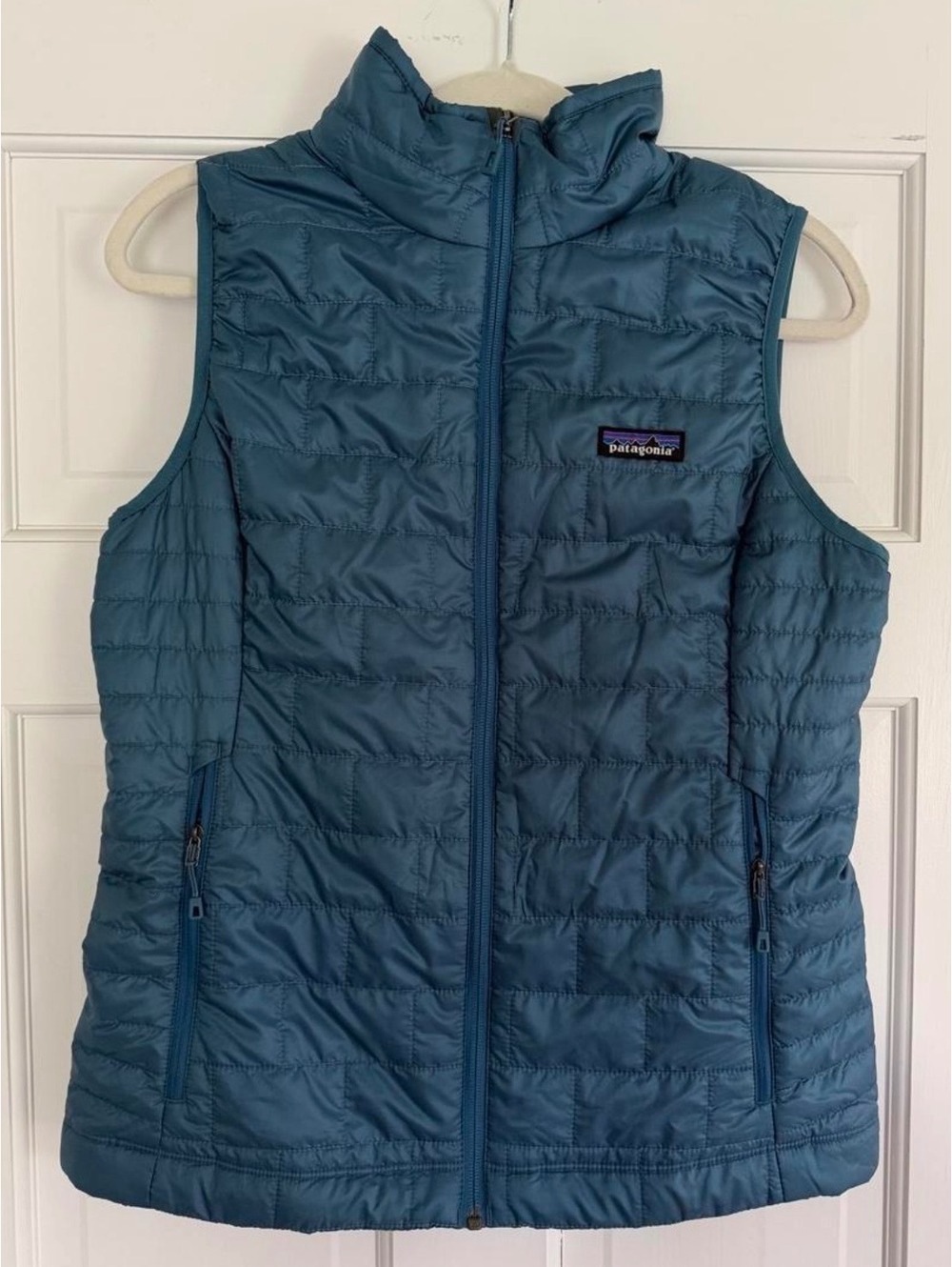 NWT Patagonia Womens Medium Nano Puff Wavy Blue Full Zip Lightweight Vest Jacket